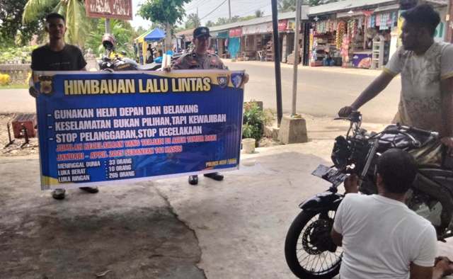 Polsek Madat Gencarkan Sosialisasi Tertib Berlalu Lintas Kepada Warga