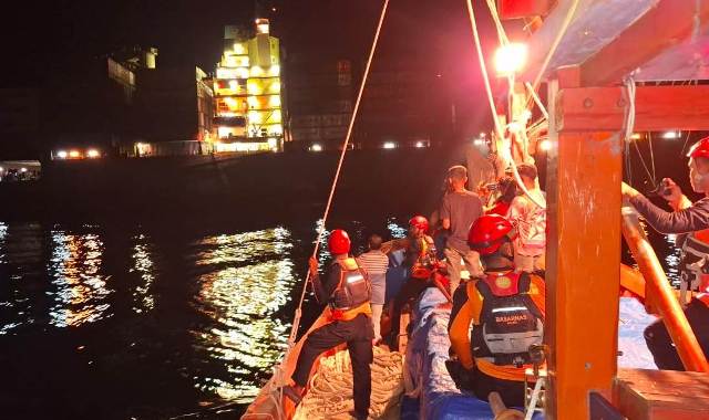 Satpolairud Polres Aceh Timur Bersama Tim Gabungan Jemput ABK KM. Peuga Laot Yang Tenggelam di Selat Malaka