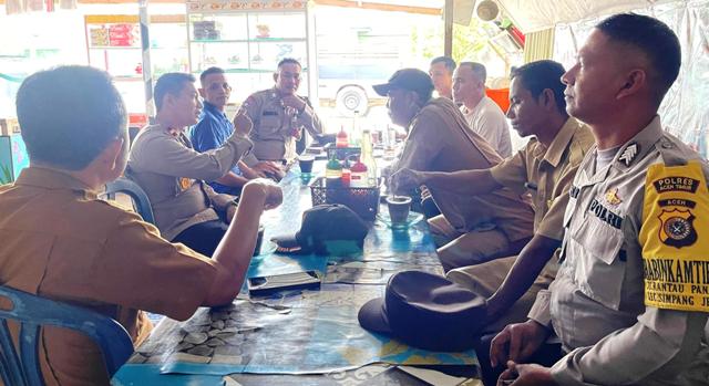 Kapolsek Simpang Jernih Ngopi Bareng Warga, Upaya Peningkatan Kamtibmas