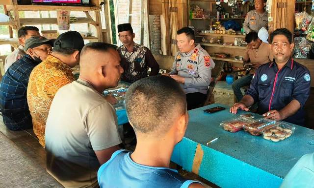 Saweu Keude Kopi Kapolsek Banda Alam Ajak Warga Jaga Kamtibmas Lingkungan