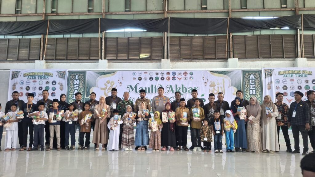 Spirit Kebersamaan, Senyum Para Yatim, Bupati Al-Farlaky: Semoga Maulid Insan Pers Jadi Agenda Tahunan