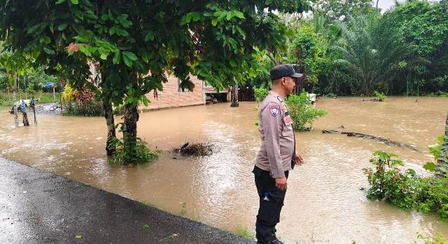 Wilayahnya Terdampak Banjir, Ini Yang dilakukan Polres Aceh Timur dan Jajarannya
