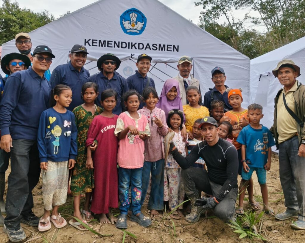 Kemendikdasmen dan Disdik Dirikan Tenda Sekolah Darurat di Pedalaman Aceh Timur