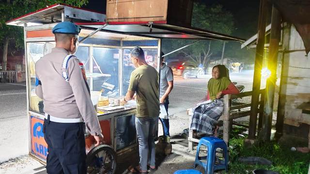 Hadir di Tengah Masyarakat, Patroli Malam Polsek Darul Aman Berikan Rasa Nyaman Warga