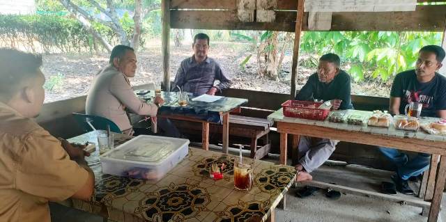 Saweu Keude Kupi, Kapolsek Idi Tunong Dorong Pemahaman Qanun Adat sebagai Pilar Penyelesaian Sengketa di Gampong