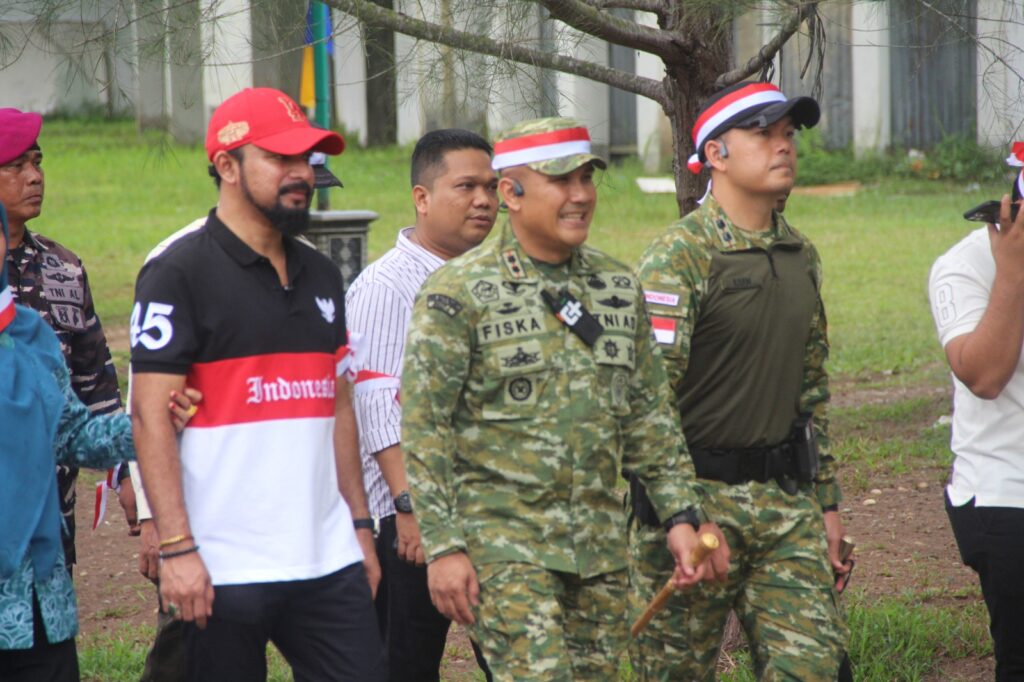 Dandim 0104/Atim Hadiri Kirab Bendera Merah Putih Sepanjang 81 Meter di Aceh Timur, Momentum Perkuat Nasionalisme dan Kebersamaan
