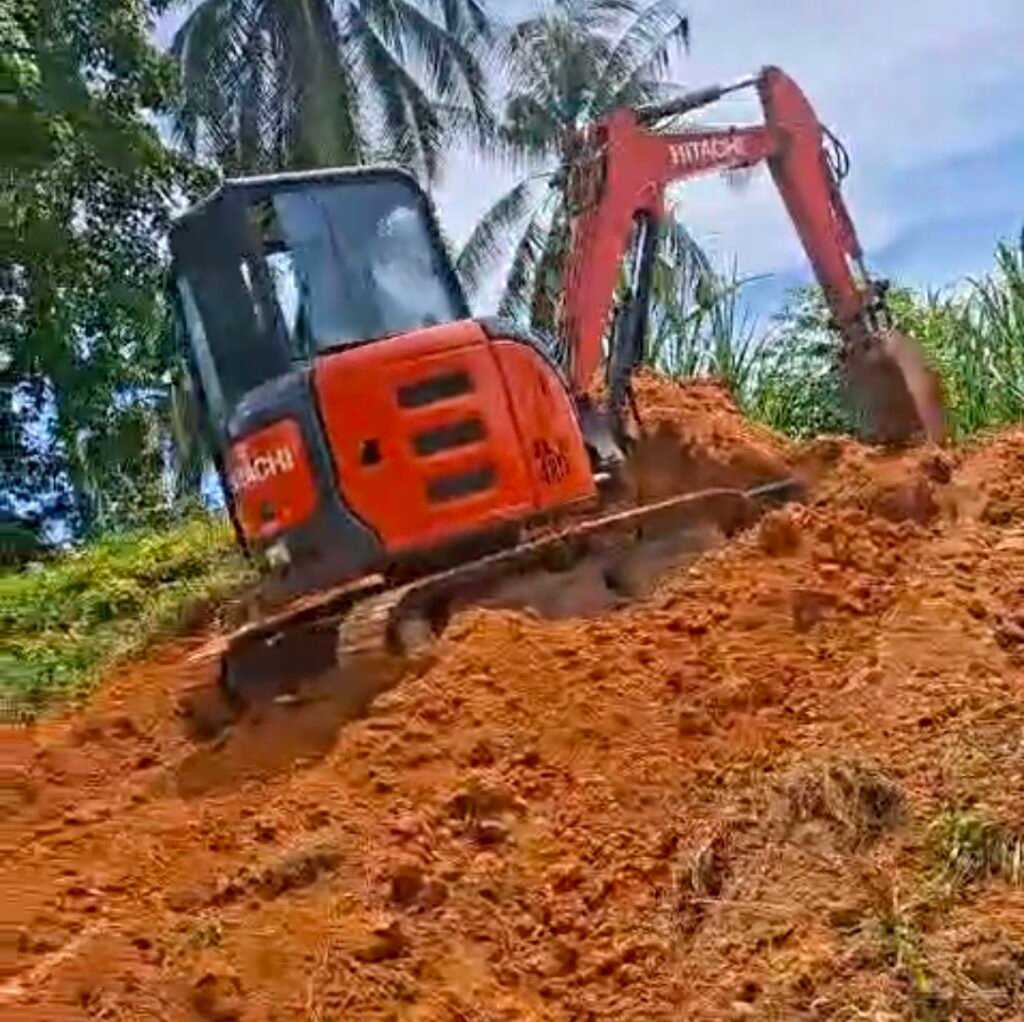 Pengerukan Tanggul di Desa Blang Nie Ancam Abrasi ke Pemukiman Warga
